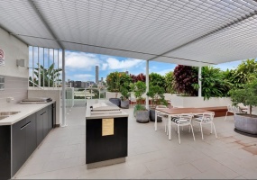 Brisbane Inner South, 4 Bedrooms Bedrooms, ,2 BathroomsBathrooms,Apartment,Dream Homes,1071