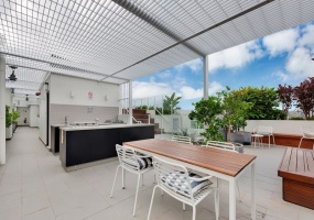 Brisbane Inner South, 4 Bedrooms Bedrooms, ,2 BathroomsBathrooms,Apartment,Dream Homes,1071